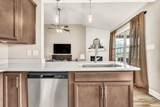Building Photo - 516 Castle Pinckney Ln