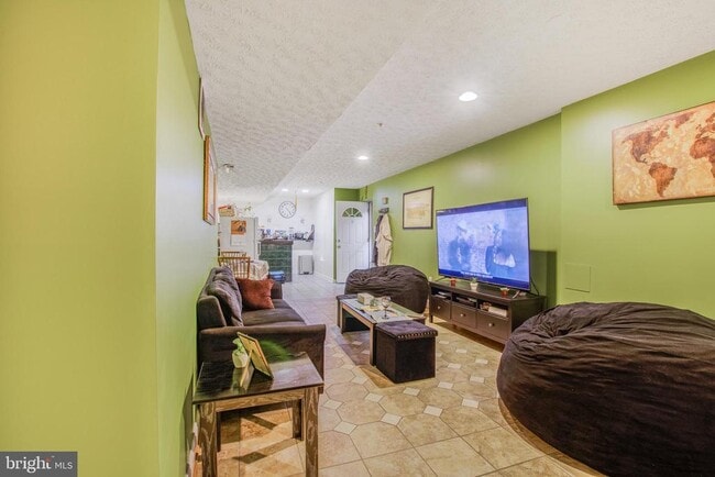 Building Photo - 11809 Old Fort Rd