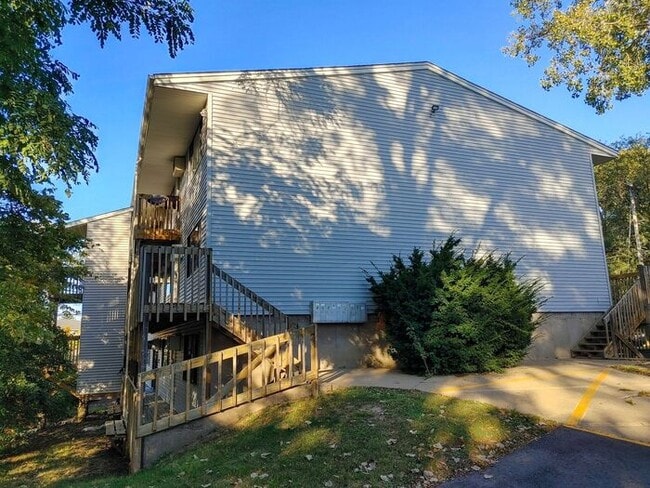 Building Photo - $925 | 1 Bedroom, 1 Bathroom Apartment | No Pets | Available for August 1st, 2026 Move In!