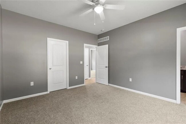 Building Photo - 135 Cedar Ct