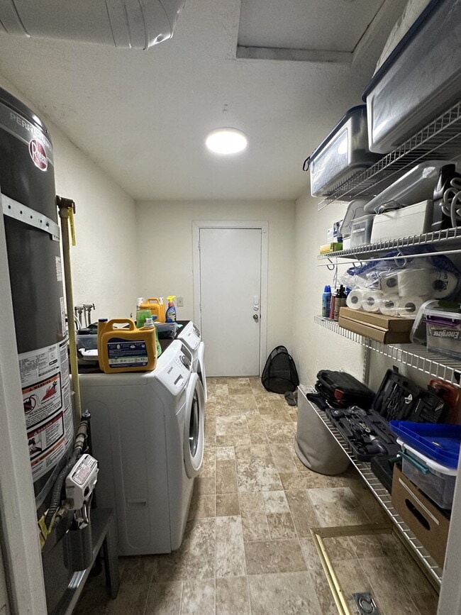 Building Photo - Portland Bungalow w/ New AC, Near Park, Easy Freeway Access