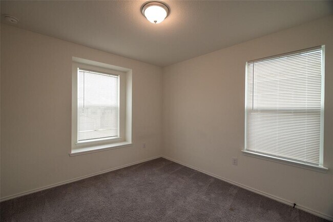 Building Photo - 6408 Carriage Pines Dr