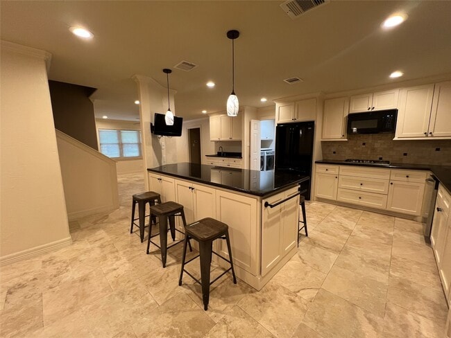 Building Photo - 1014 Roxella St