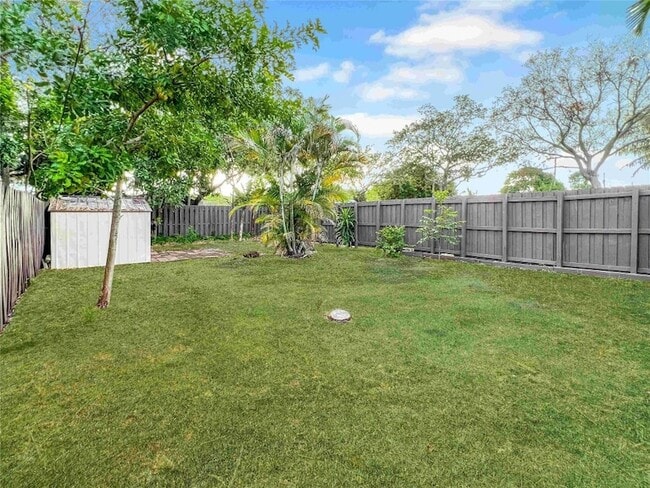 Building Photo - 1300 NW 6th Ave