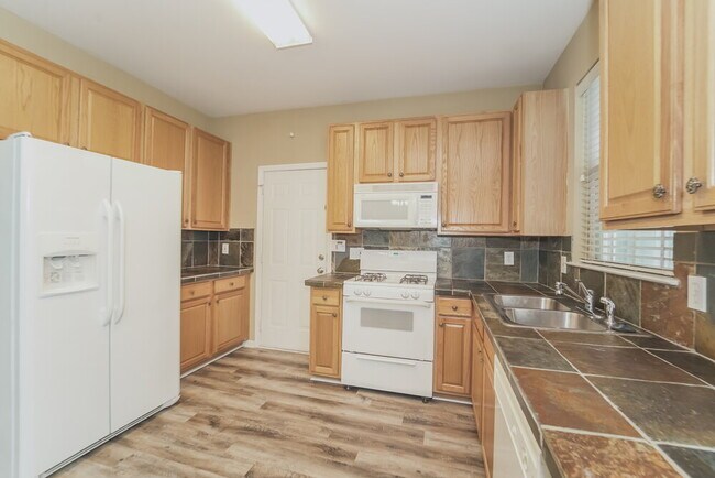 Building Photo - 2503 Carmathen Rd