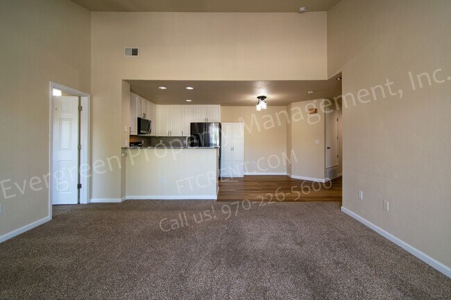 Building Photo - 5225 White Willow Dr