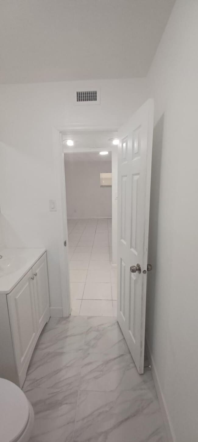 Building Photo - 1810 S 32nd St