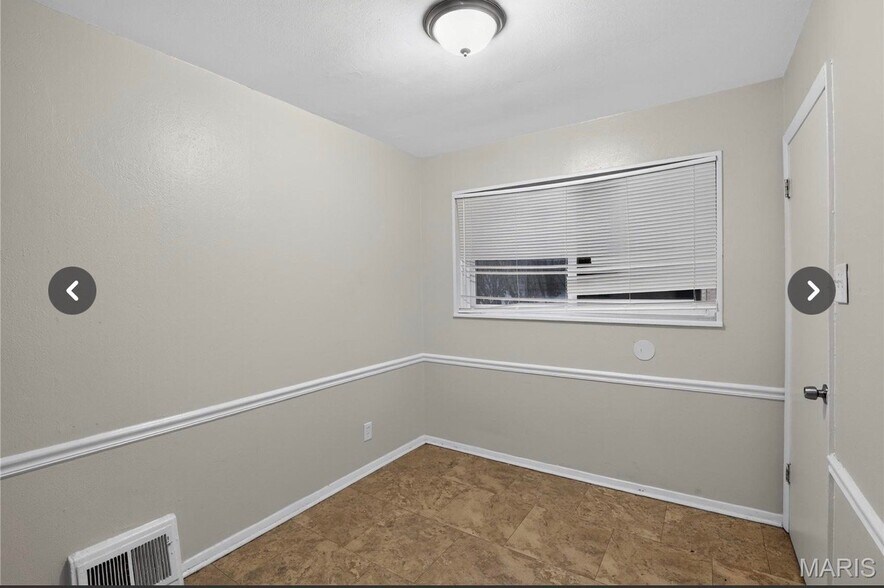 Building Photo - 7744 Ellington Dr