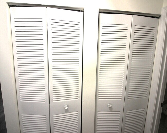 Building Photo - 2900 Olivewood Terrace