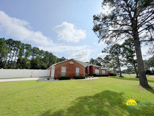 Building Photo - 2130 Pepper Dr