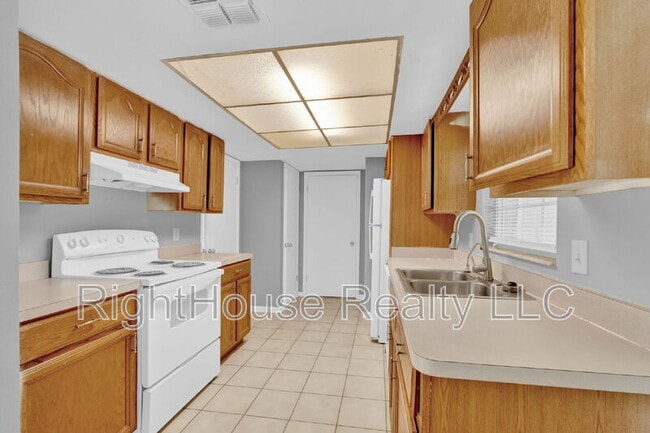 Building Photo - 3705 Rundo Dr