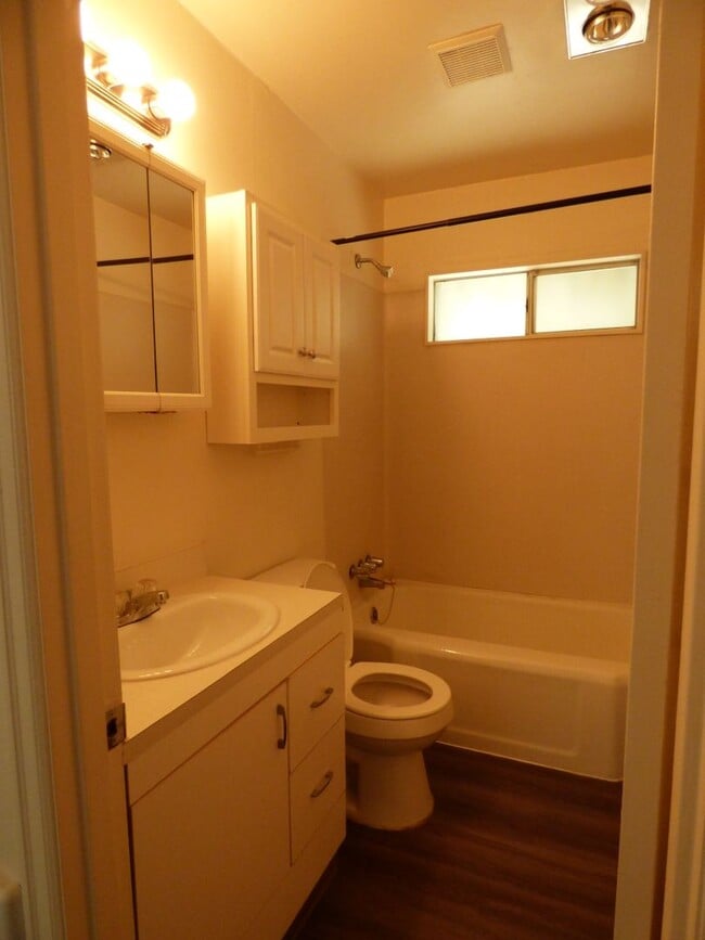 Building Photo - 2 BED 1 BATH COTTAGE IN SOUTH SALEM-OFF OF COMMERCIAL