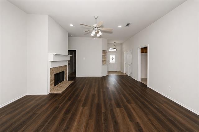 Building Photo - 2230 Park Hurst Dr