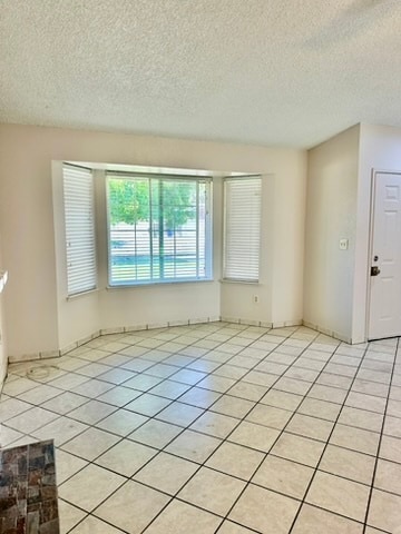 Building Photo - 320 Meadow Ln