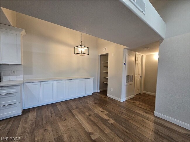 Building Photo - 7885 W Flamingo Rd