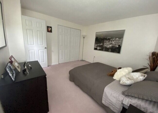 Building Photo - 10 Merganser Way