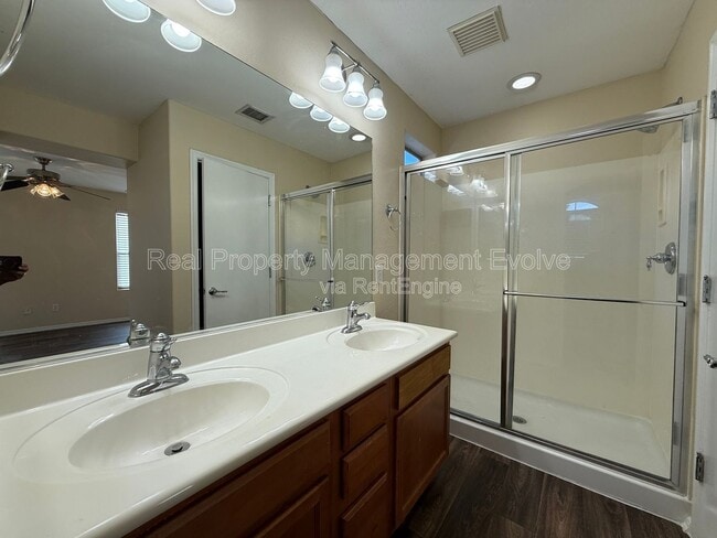 Building Photo - 8323 W Sheridan St