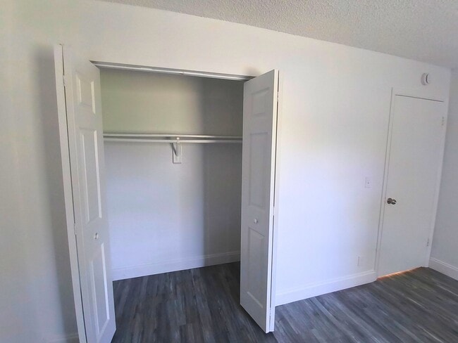 Building Photo - 4553 Gulfstream Rd