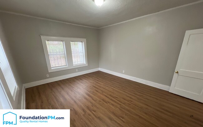 Building Photo - 699 Chelsea Ave