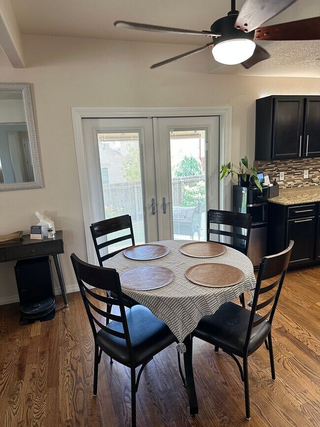 Building Photo - Spacious 5-Bedroom Smart Home Near Peterso...