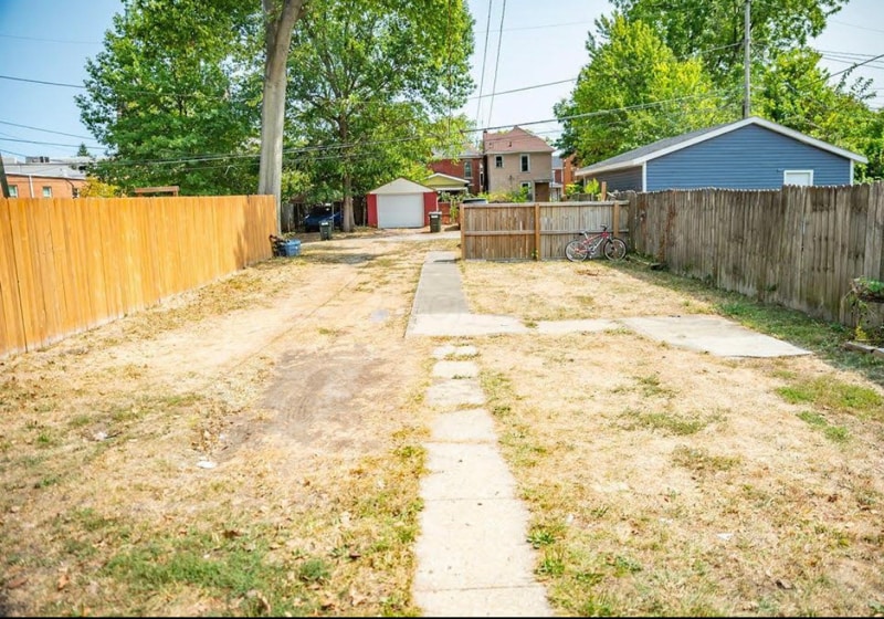 Building Photo - 666 S 22nd St