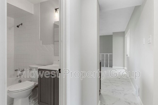 Building Photo - 4319 Boswell Ave