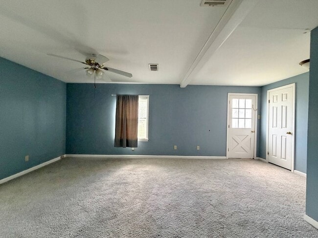 Building Photo - 218 North St