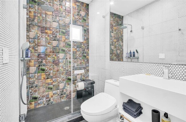 Building Photo - 747 2nd St N