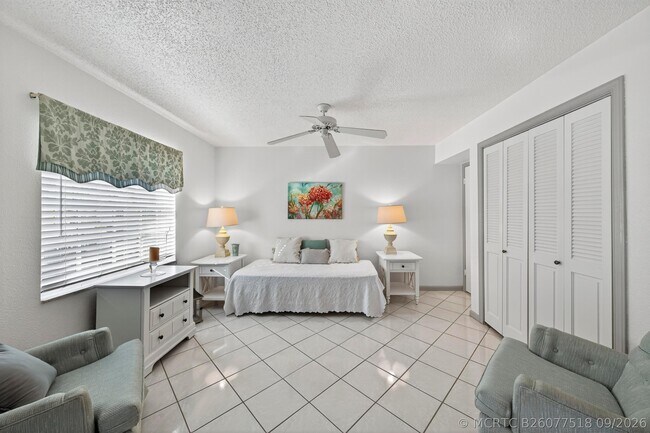 Building Photo - 6417 Bay Club Dr