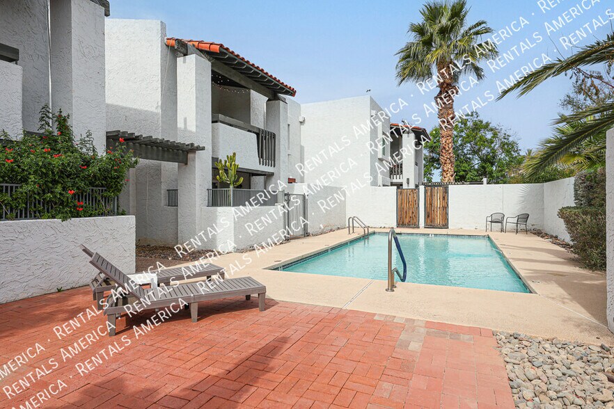 Building Photo - 3636 N 70th St