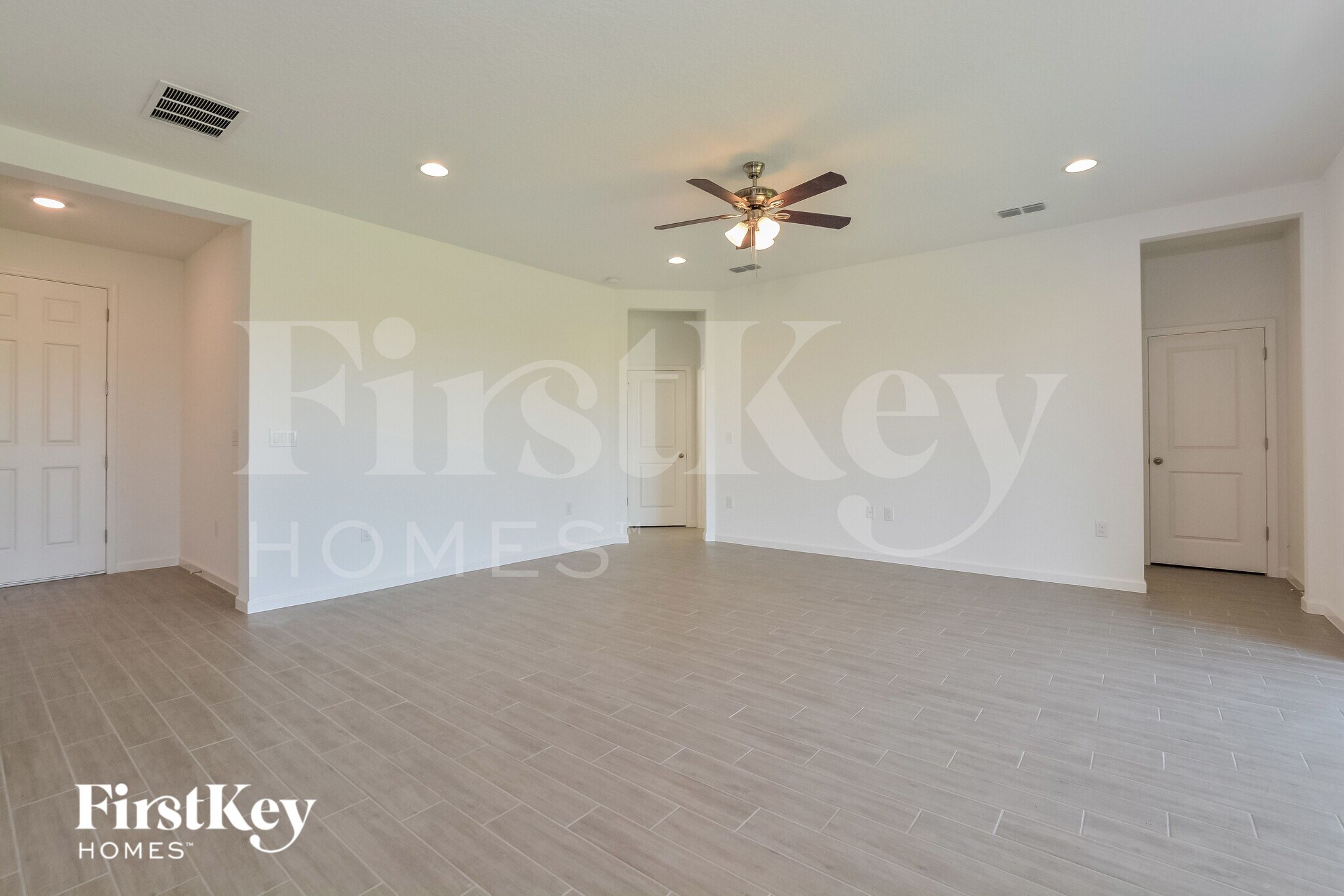 Building Photo - 611 Avila Pl