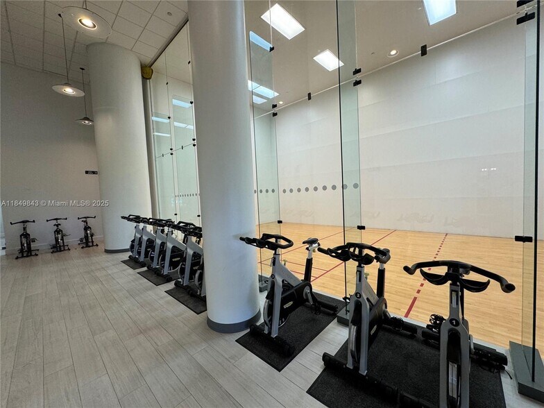 Fitness Area - 16500 Collins Ave