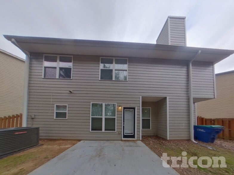 Building Photo - 4270 Sir Dixon Dr