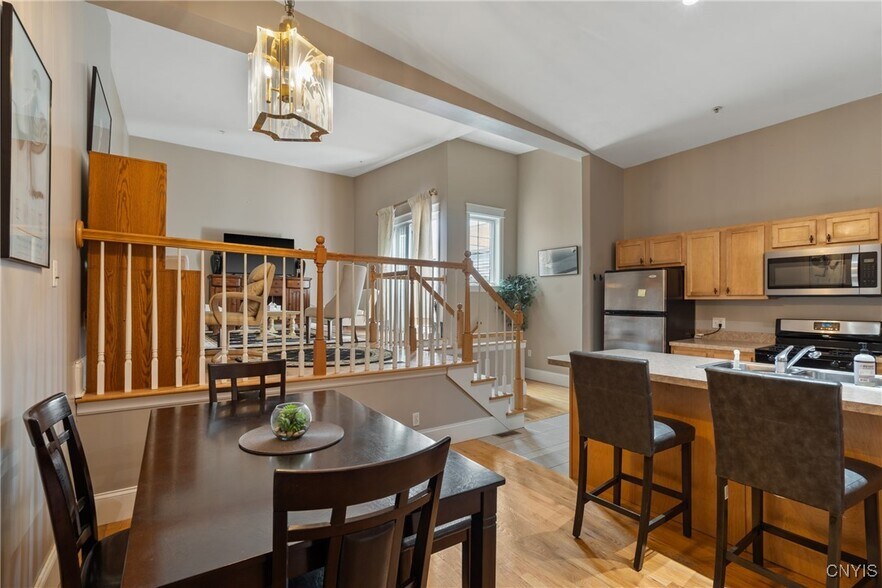 Building Photo - 317 W Fayette St