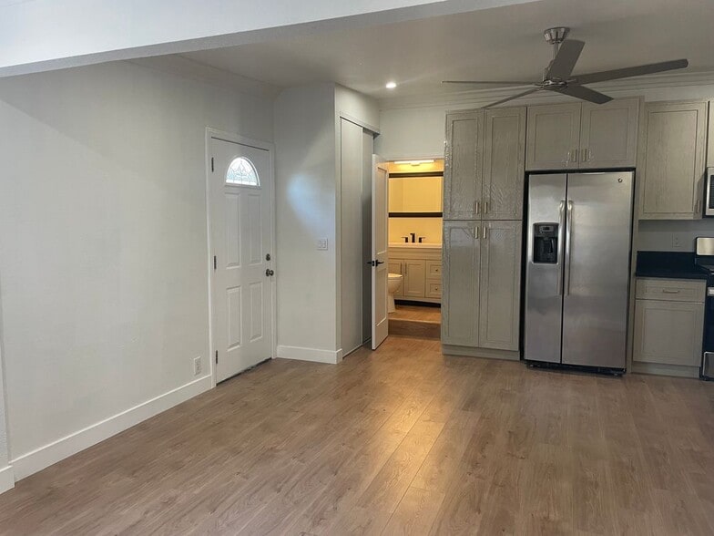 Building Photo - 4433 Los Serranos Blvd