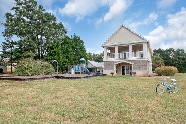 Building Photo - 558 Calen Ln