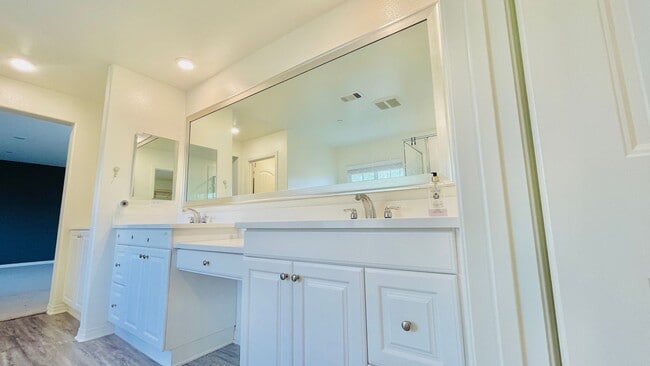 Building Photo - BEAUTIFUL 5BD/3BA-2 Story Home available for rent in Jurupa Valley!