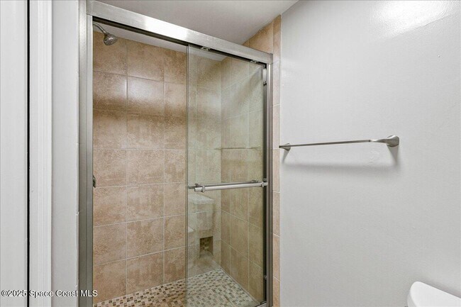 Building Photo - 6165 S Mirror Lake Dr