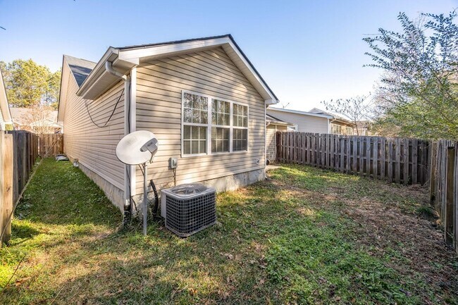 Building Photo - 638 Goodale Ln