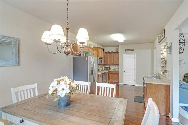 Building Photo - 413 Fern Bay Dr SW