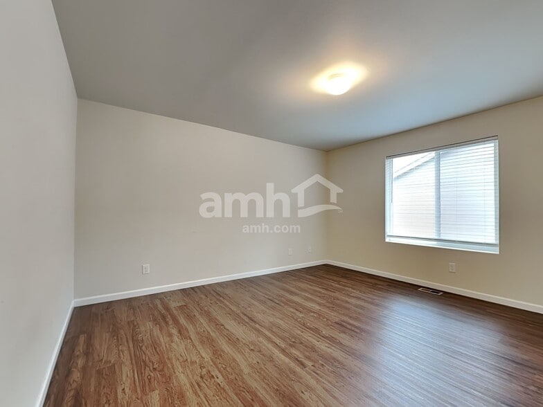 Building Photo - 11022 191st St Ct E