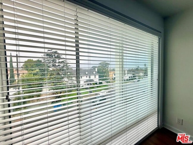 Building Photo - 5805 W 8th St