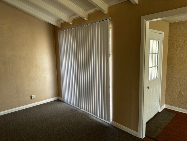 Building Photo - Riverside Home For Rent- 3 bedrooms!