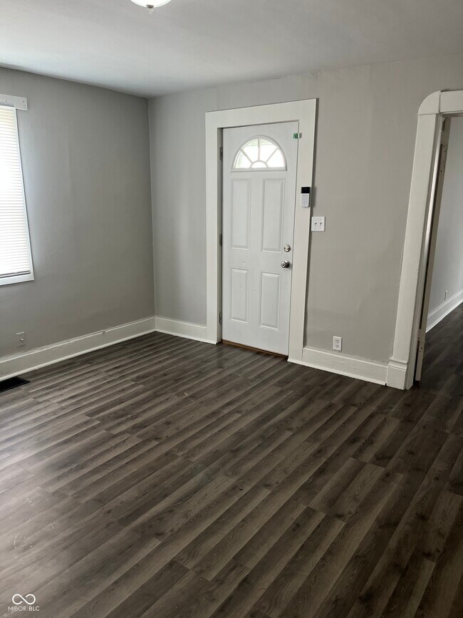 Building Photo - 1944 Shelby St