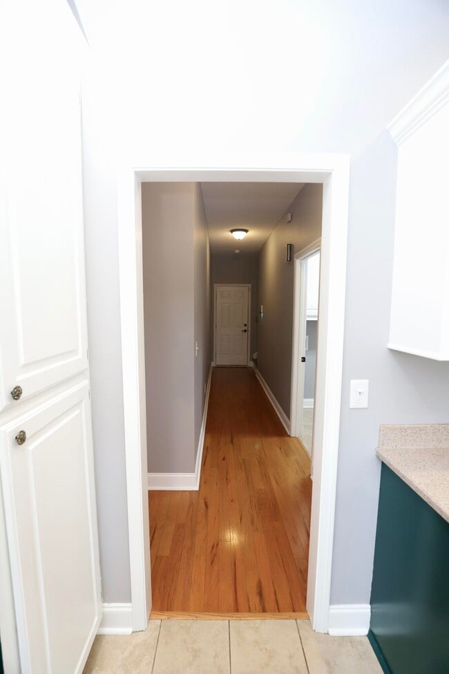 Building Photo - 1855 Beachforest Way