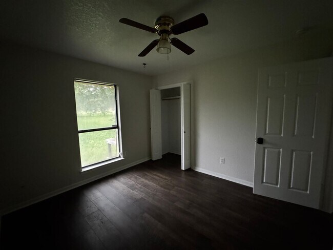 Building Photo - 3 Bdrm 2 Bath in Copperas Cove
