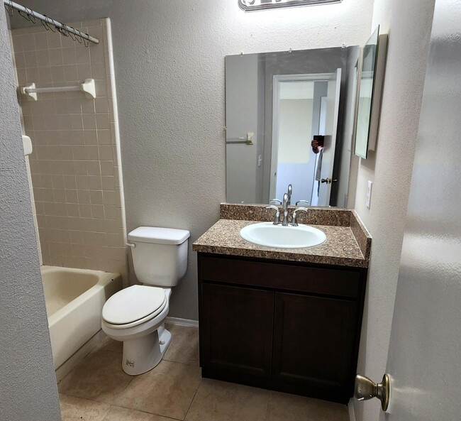 Building Photo - 1164 Lucaya Cir