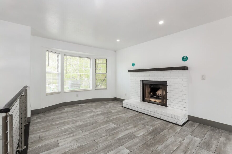 Building Photo - 6754 Clernates Dr