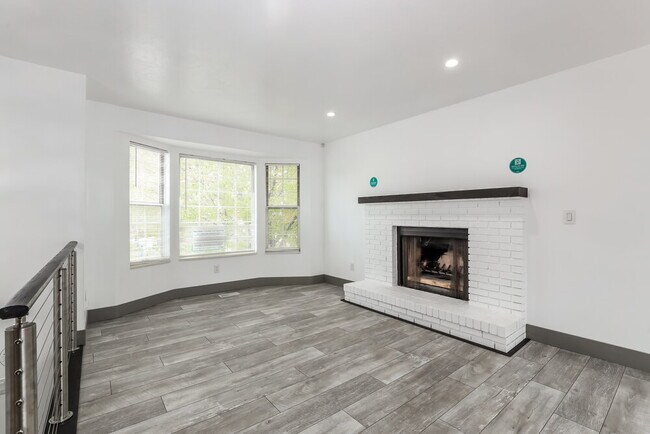 Building Photo - 6754 Clernates Dr