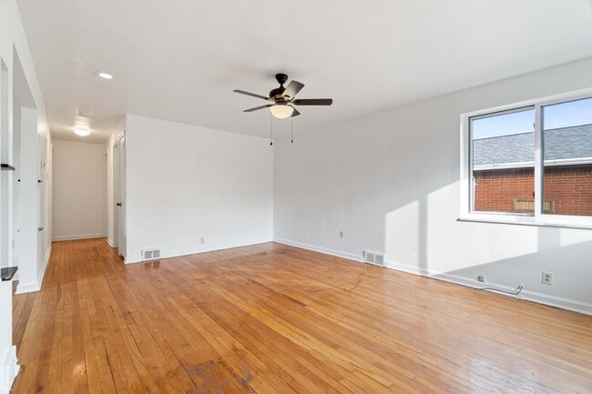 Unit 2 Living Room - 6569 Rosemoor St